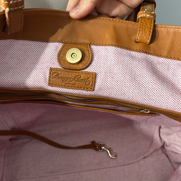 Elegant Tan Leather Tote Bag